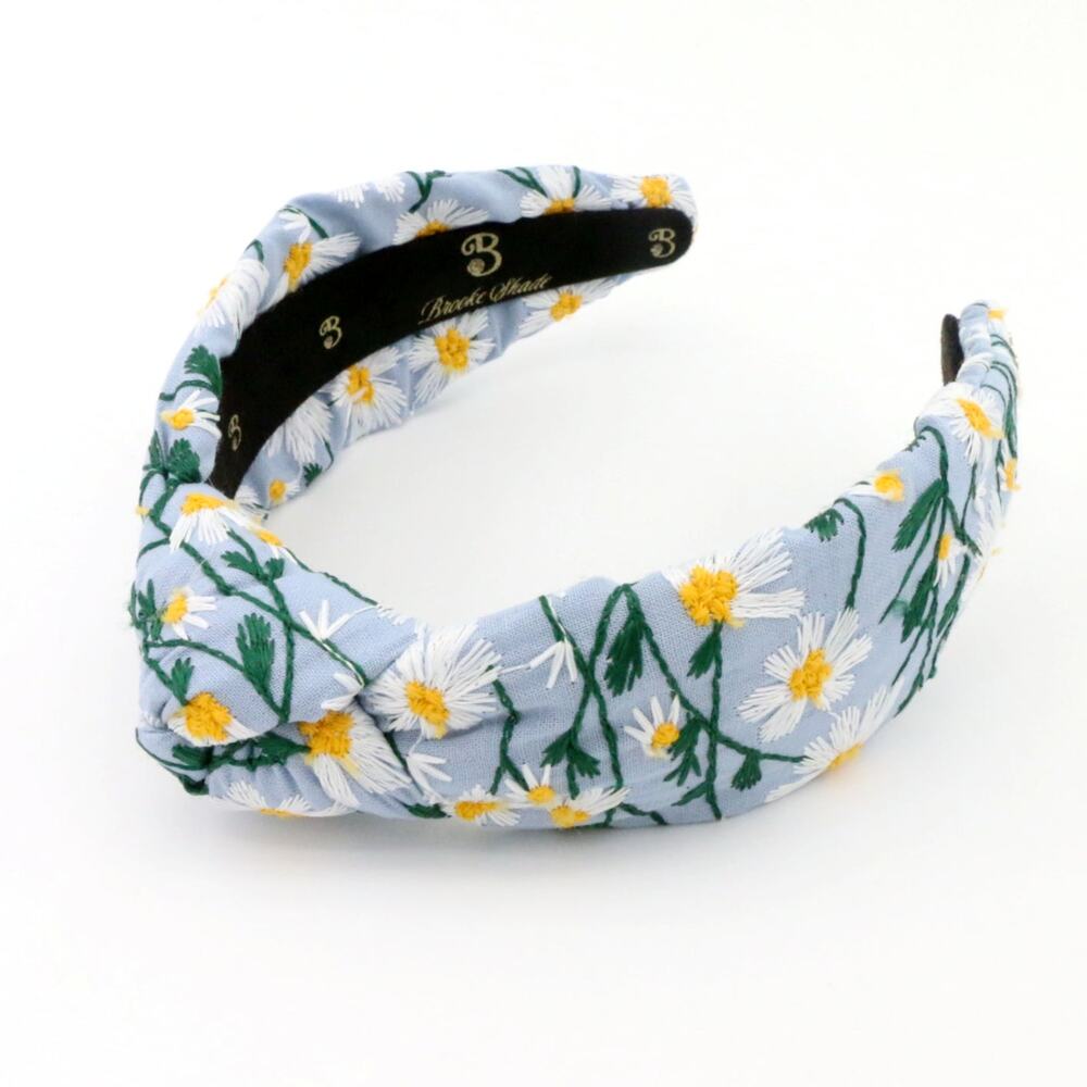 The Cloud Daisy Embroidery Topknot Headband